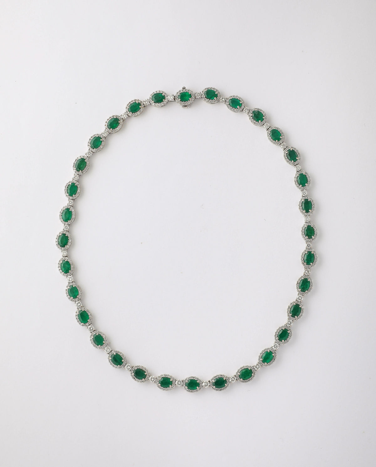 https://a.1stdibscdn.com/emerald-and-diamond-necklace-for-sale-picture-3/j_415/j_278659821763053312484/2P6A4527_master.jpg