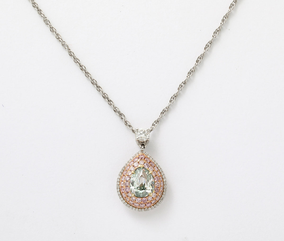 https://a.1stdibscdn.com/fancy-intense-green-diamond-pendant-for-sale-picture-3/j_415/j_277149721761659338851/2P6A4621_master.jpg