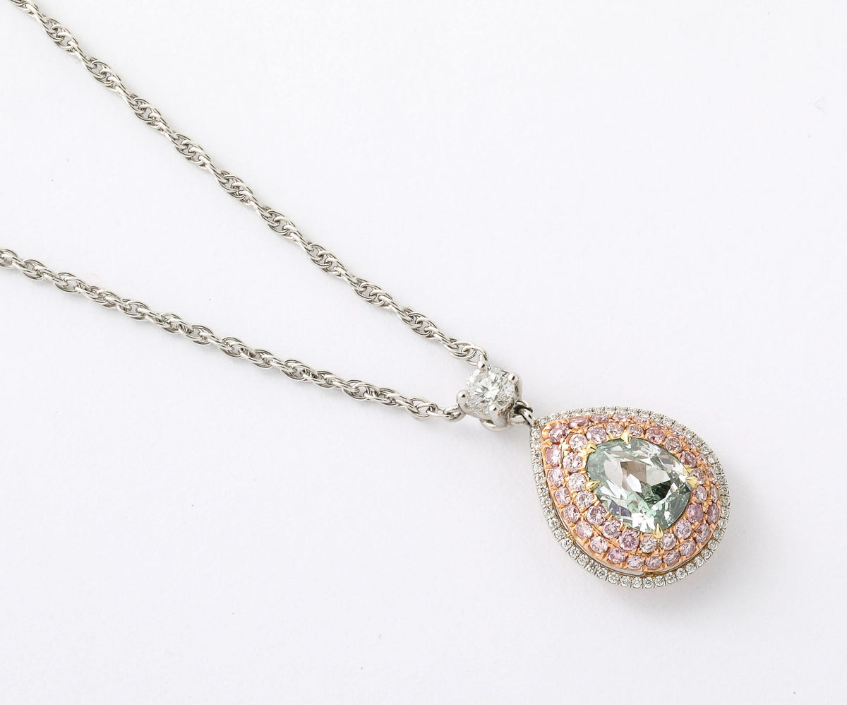 https://a.1stdibscdn.com/fancy-intense-green-diamond-pendant-for-sale-picture-5/j_415/j_277149721761659338947/2P6A4623_master.jpg