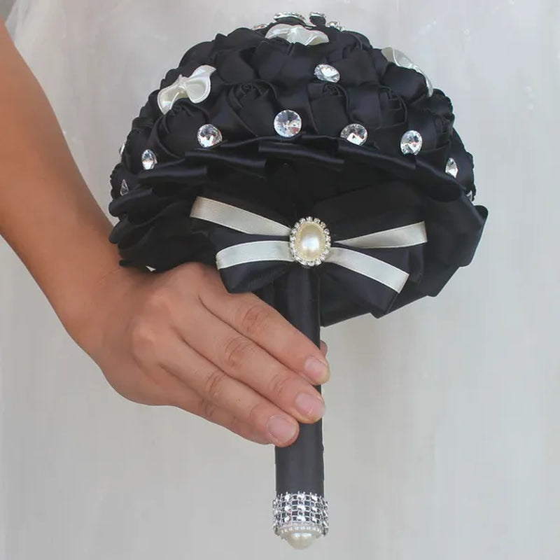 Exclusive Custom 18CM Wedding Bouquet Black Silk Rose Wedding Bride Bouquet Pearl Diamond Bow Brooch Bride Holding Flowers
