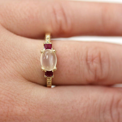 2.65 Ct Tw Natural Cabochon Moonstone, Red Ruby & Diamond Solid 14K Rose Gold 3 Stone Engagement Ring for Women 6 Mm (18K Yellow Gold, 4.25)