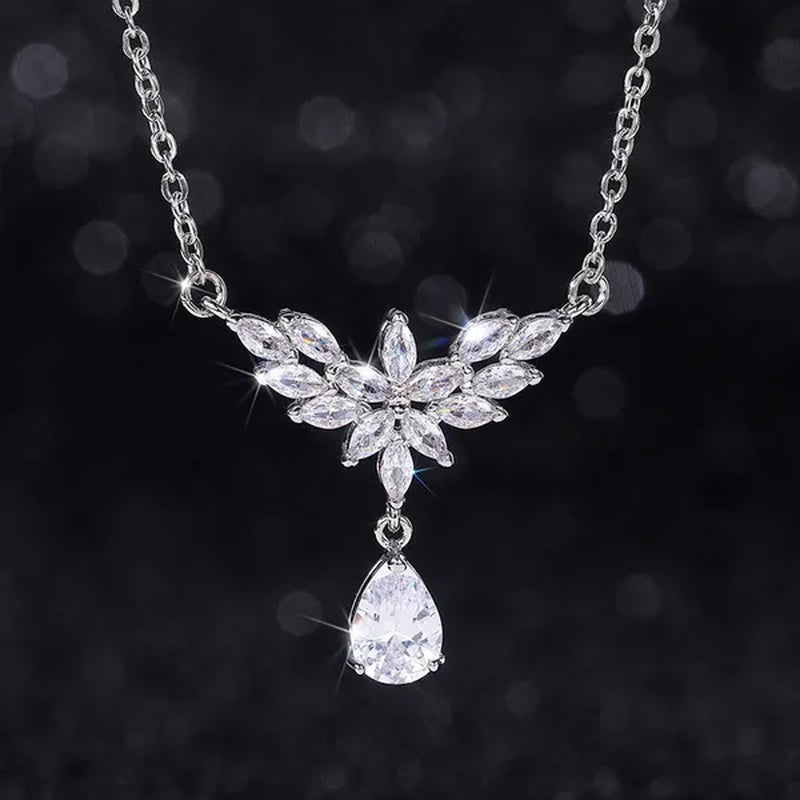 Luxury Gorgeous Silver Plated Engagement Wedding Teardrop Pendant Necklace Moissanite Lab Diamond Charm Necklace for Women Romantic Bridal Neckalce Banquet Jewelry Gift