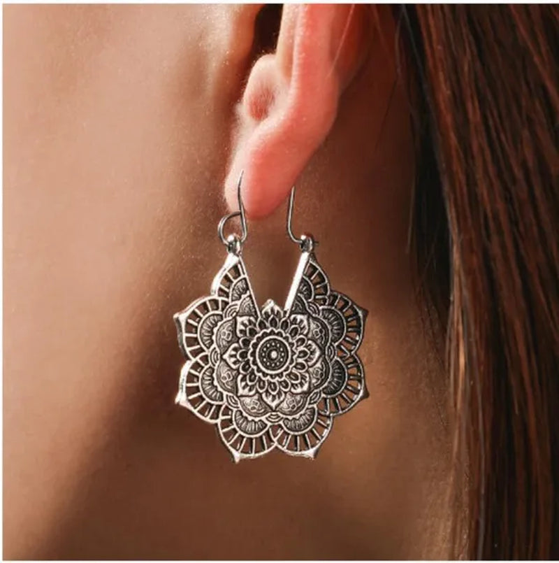 2023 new vintage fashion ladies bohemian 925 silver petal heart-shaped metal totem earrings earrings large hoop earrings glamorous bridal wedding engagement earrings anniversary birthday party gift jewelry 1 pair