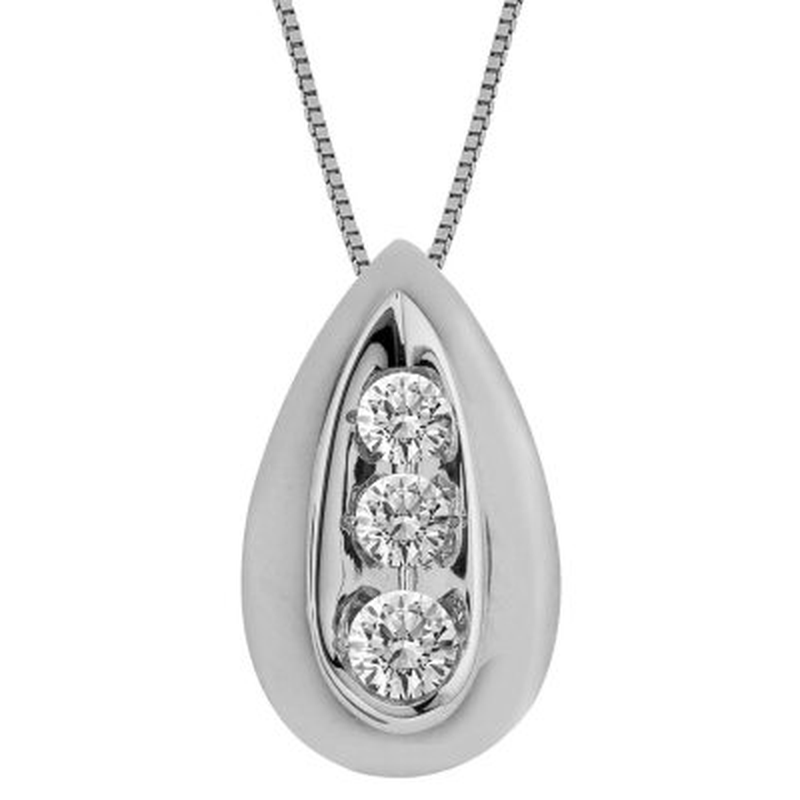 0.28 CT. T.W. round Diamond Pendant in 14K Gold