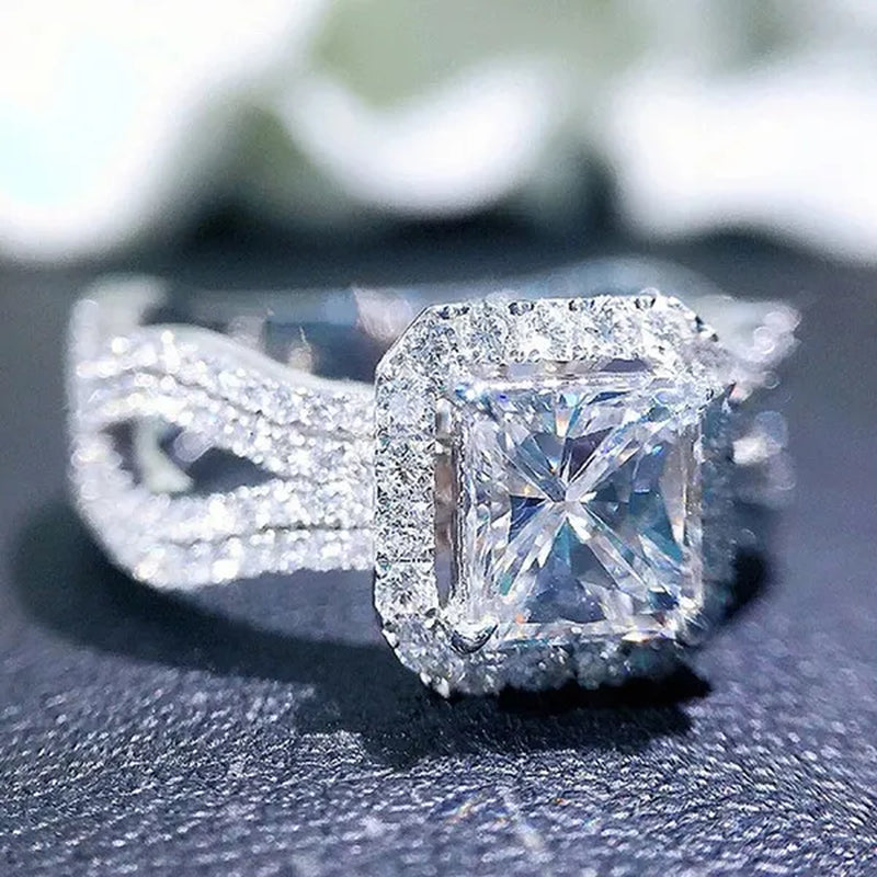 Luxury Female Cubic Zirconia Ring Elegant Bride Proposal Engagement Jewelry for Women Wedding Band Anniversary Gift Promise Rings