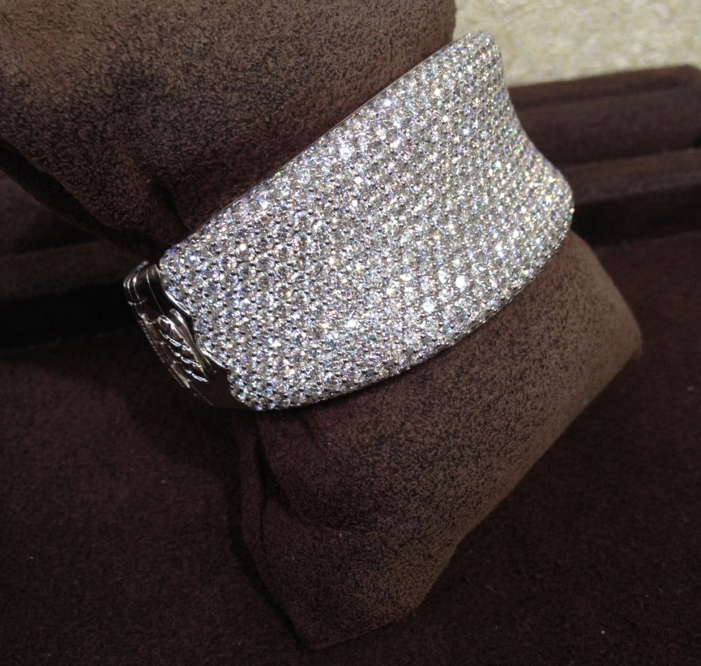 https://a.1stdibscdn.com/archivesE/jewelry/upload/415/135/415_1384190288_3.jpg