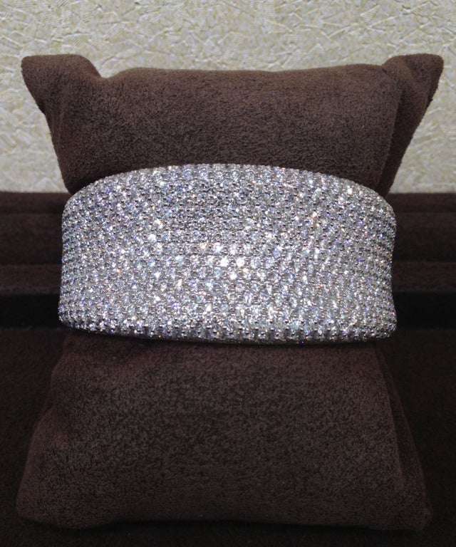 https://a.1stdibscdn.com/archivesE/jewelry/upload/415/135/415_1384190288_5.jpg