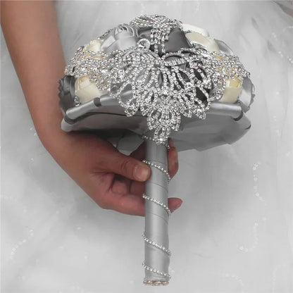 21CM Luxury Crystal Brooch Bridesmaid Bridal Bouquet Shiny Rhinestone Tassel Wedding Flower Bouquet Ribbon Silk Rose Artificial Flower Wedding Supplies