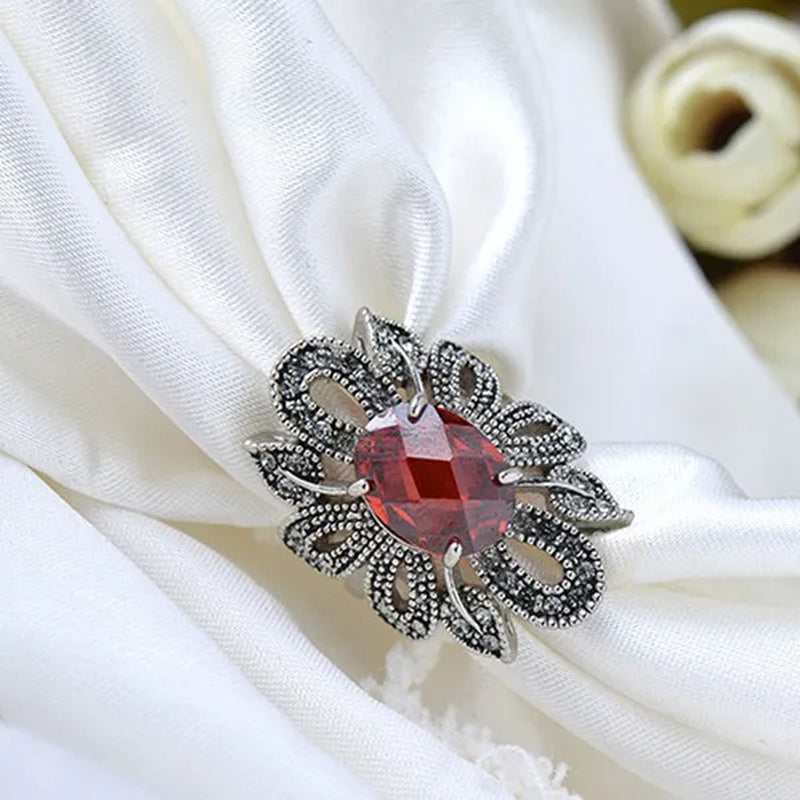 Hot Europe and the United States Retro Hollow-Out Flowers Ruby Ring Boutique Jewelry 2017 New