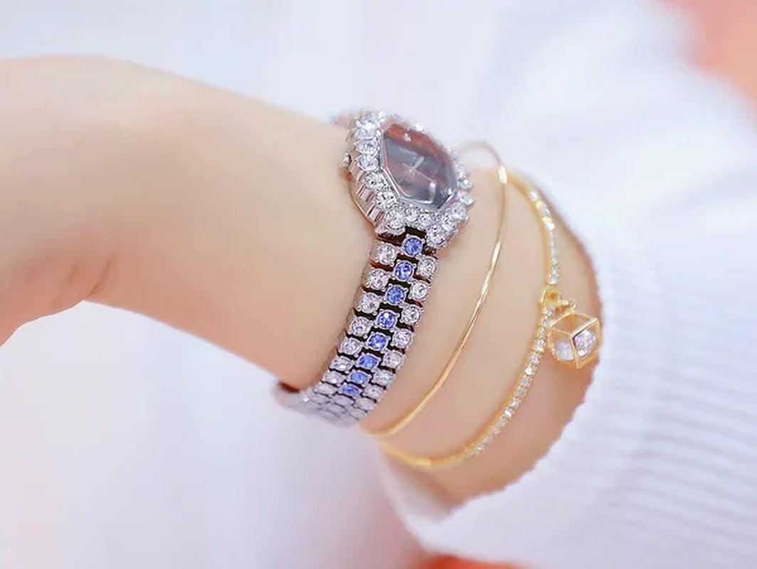 BS Brand Fashion Watches Women Ladies Diamonds Small Bracelet Watch Green Stone Gold Waterproof Montre femme
