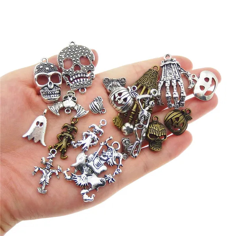 50PCS Mix Charms Necklace Keychain Wholesale Bronze Silver Skull Spacer Beads Metal Pirate Skull Bead for Bracelet Jewelry Make