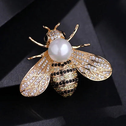 4 styles Honey Bee Brooch Lapel Pins for Women Crystal Insect Themed Bee Brooches with Faux Pearl Fashion Gift for Birthday Dating Party Anniversary