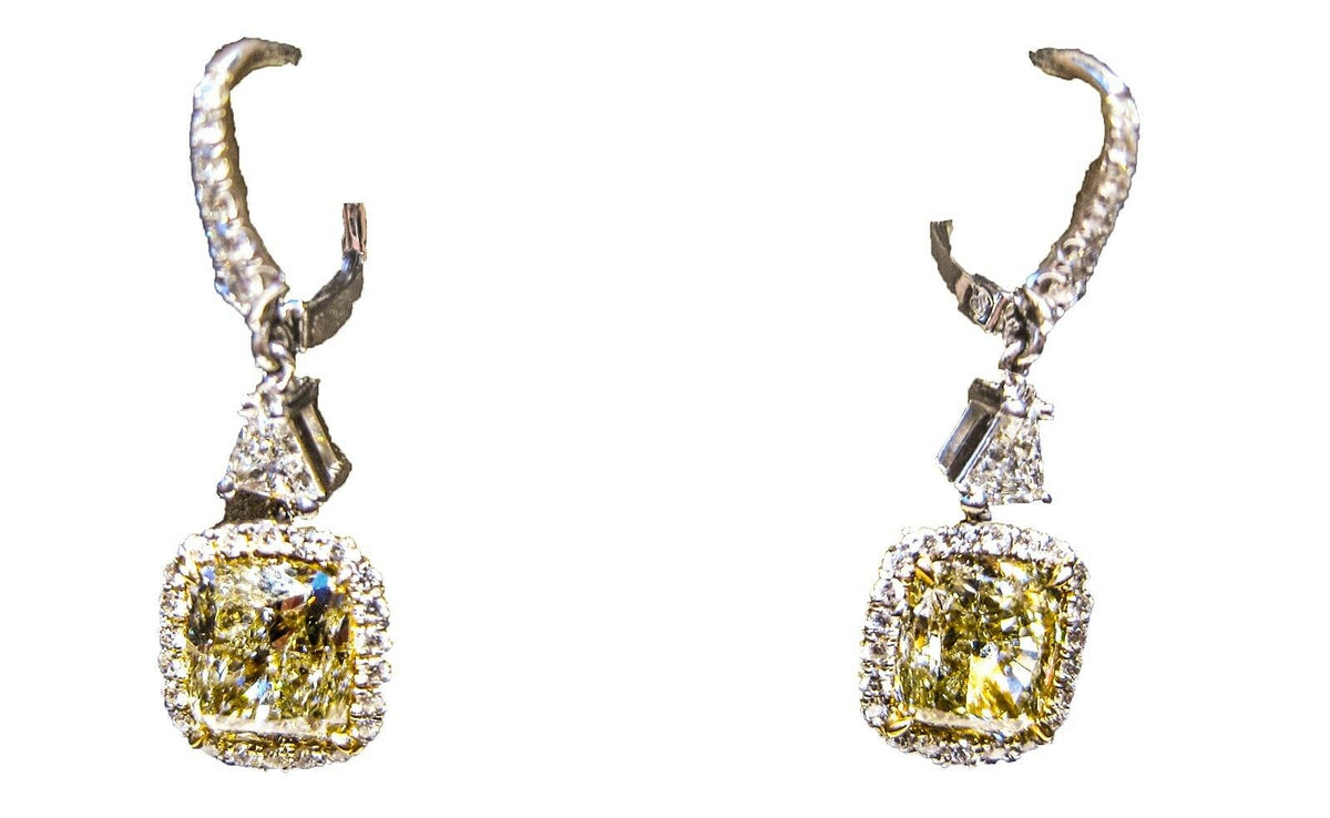 DIAMOND FANCY YELLOW CUSHION BRILLIANT TWO SET ROUND BRILLI9ANT TRILLION DIAMOND