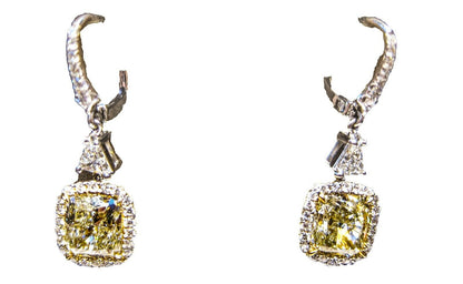 DIAMOND FANCY YELLOW CUSHION BRILLIANT TWO SET ROUND BRILLI9ANT TRILLION DIAMOND
