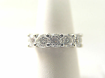 DIAMOND 5 ROUND BR SHAPE SET COMMON PRONG SET BAND DIAMOND ANNIVERSARY BAND