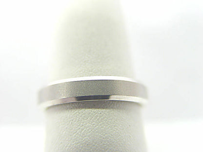 14 K WHITE GOLD BRUSHED POLISHED WEDDING BAND