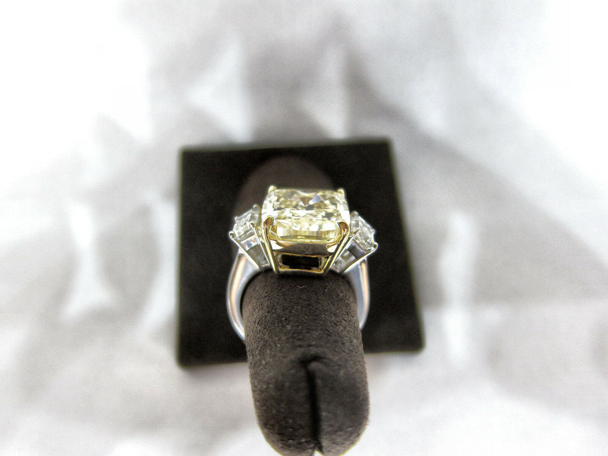 GIA GEMOLOGIST FANCY YELLOW CUSHION SET 2 SIDE EMERALD DIAMOND ENGAGEMENT RING