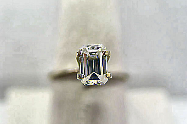 gia certified G color VS1 clarity