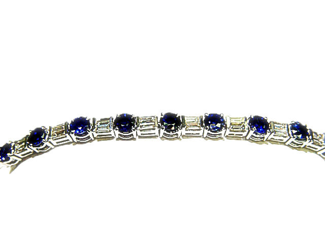 SAPPHIRE 17 STONE ROUND SHAPE DIAMOND 34 STONE BAGUETTUE