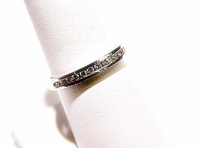 15 DIAMONDS CHANNEL SET ON TOP BAND