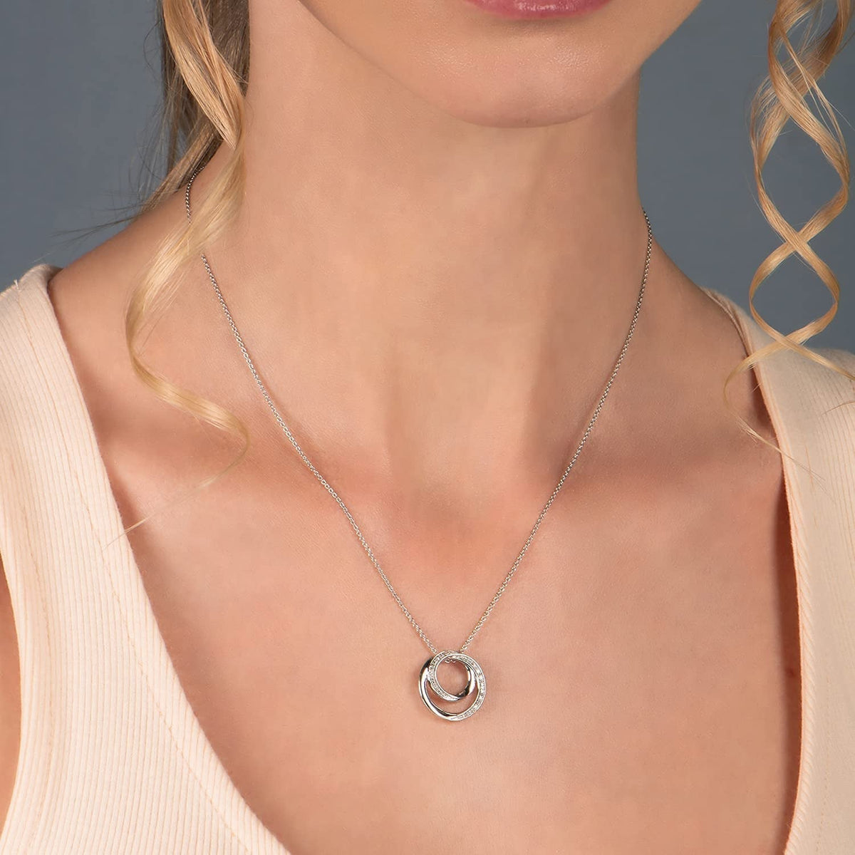 Sterling Silver Natural White round Diamonds Pendant Necklace, 18" Rolo Chain