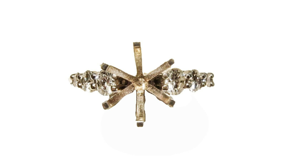 DIAMOND SIX GRADUATED ROUND BRILLIANT SETTING 6 PRONG