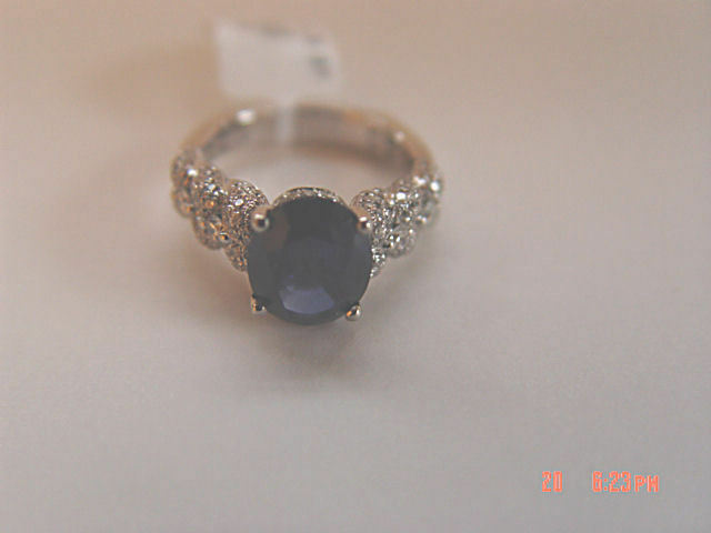 SAPPHIRE OVAL 4 PRONG SET DIAMOND ROUND BRILLIANT RING