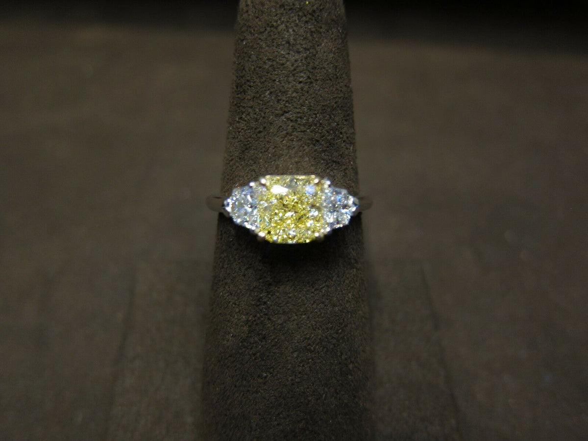 GIA CERTIFIED FANCY YELLOW DIAMOND CUSHION SHAPE SIDE