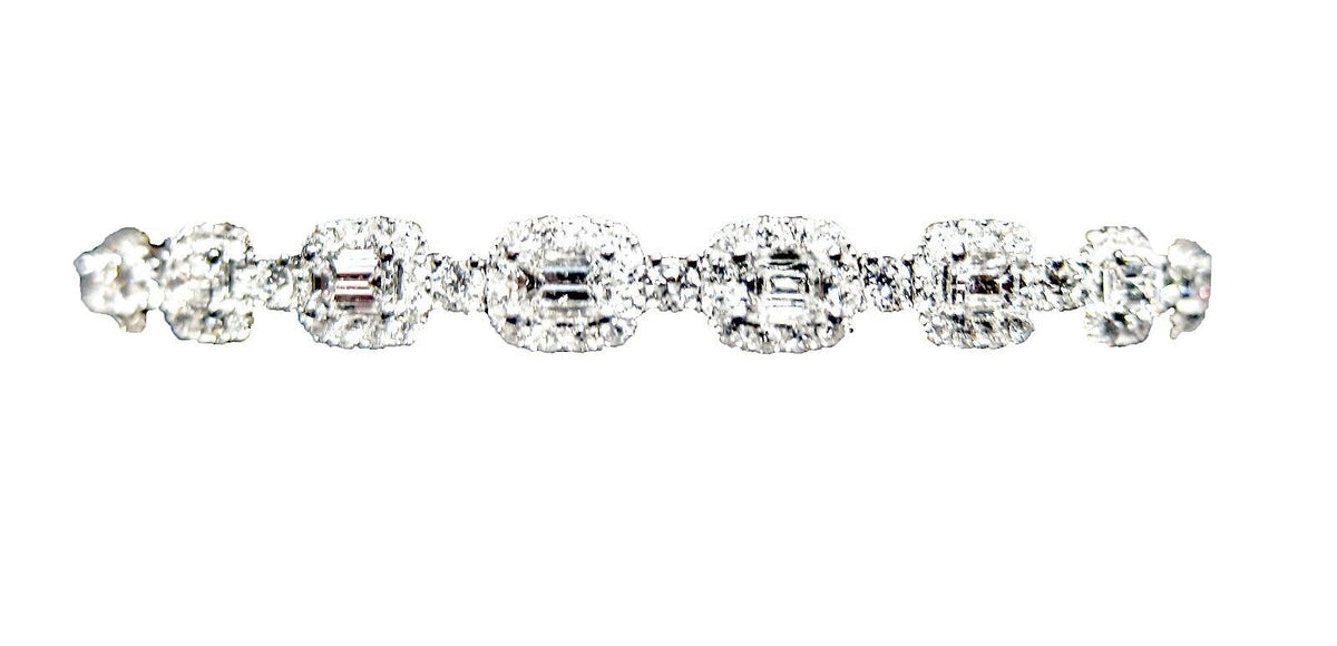 3.92 CT DIAMOND EMERALD AND ROUND BRILLIANT SHAPE HALF WAY SET CUFF STYLE BANGLE