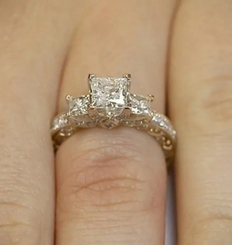 New Exquisite Princess Square Diamond Ring Classic Super Flash Engagement Ring A