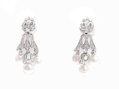 6 TOTAL FRESH WATER PEARL SET WITH ROUND BRILLIANT SHAPE