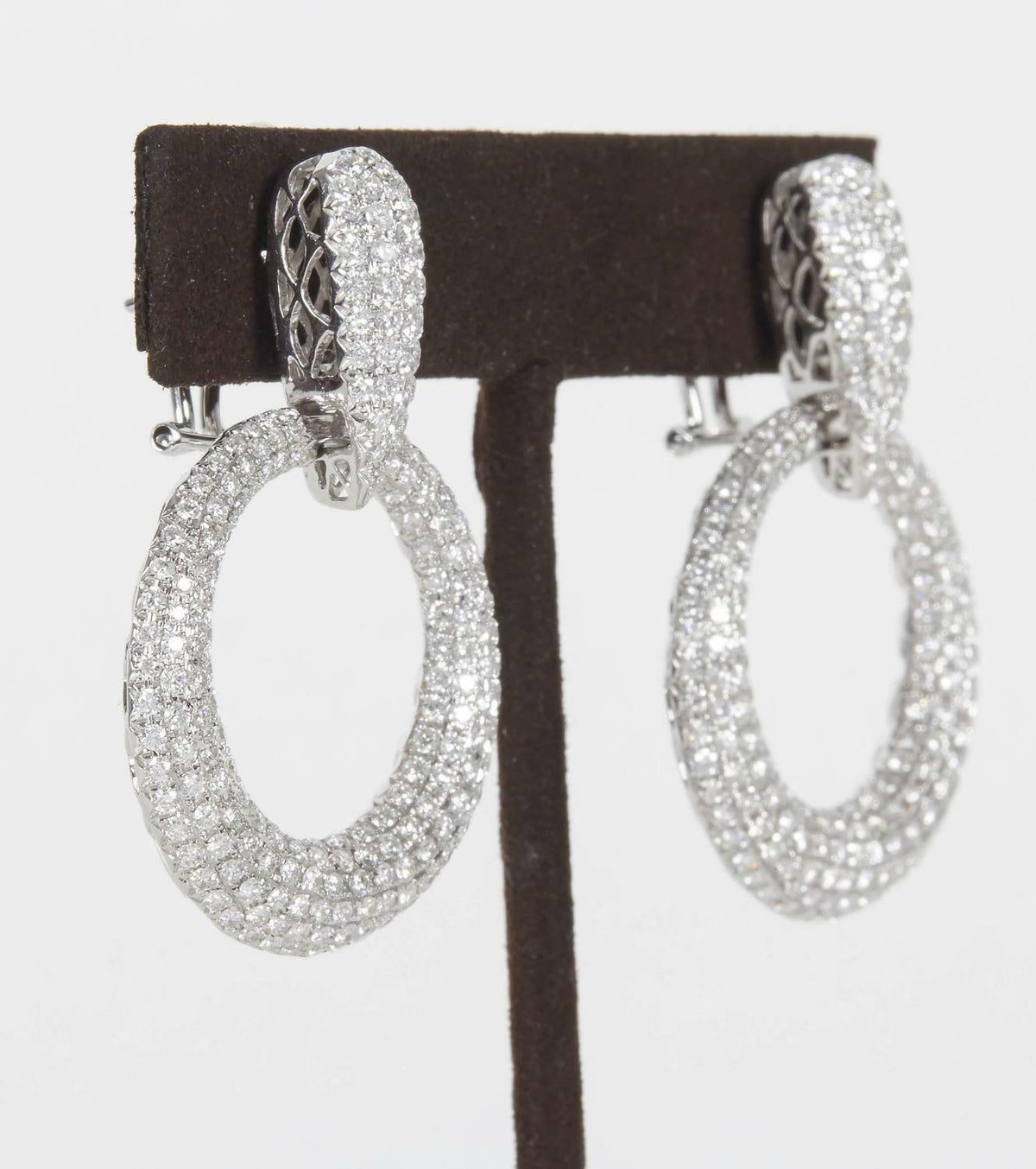 ROUND BRILLIANT SHAPE DIAMOND DANGLE STYLE LINE DROP EARRING 5.22 CTTW 18 K GOLD