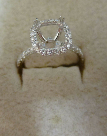 DIAMOND SETTING HALO SET DIAMOND TO BACK SMALL GOLD PIECE FOR RE-SIZEING
