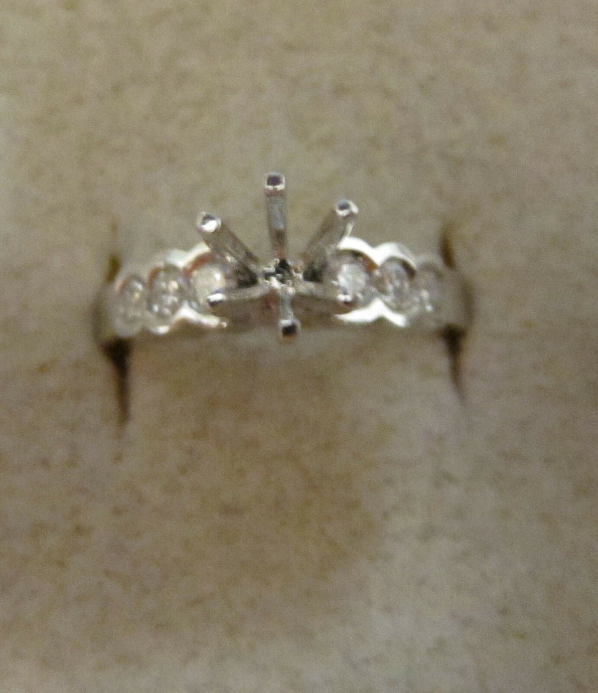DIAMOND SETTING 6 STONE BEZEL SET 6 PRONG FOR 4.00 MM DIAMOND