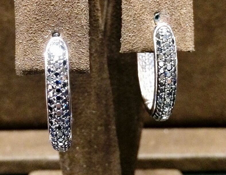 BLACK DIAMOND OUTSIDE AND WHITE DIAMOND INSIDE HOOP EARRING