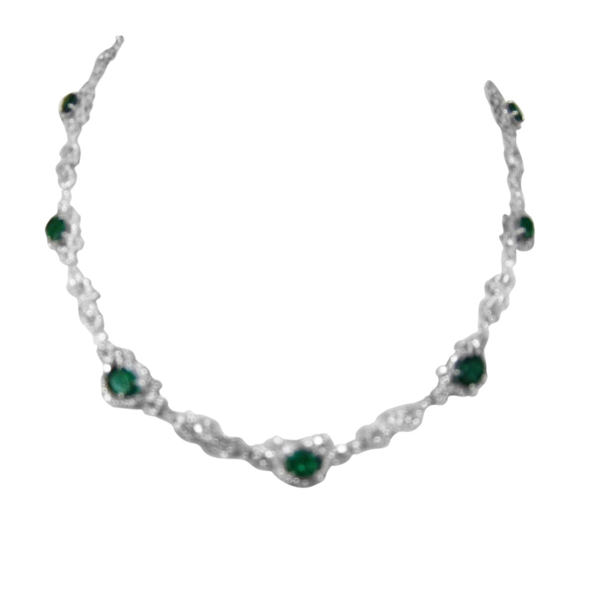EMERALD 7 OVAL SHAPE DIAMOND ROUND BRILLIANT AND TAPERED DIAMOND