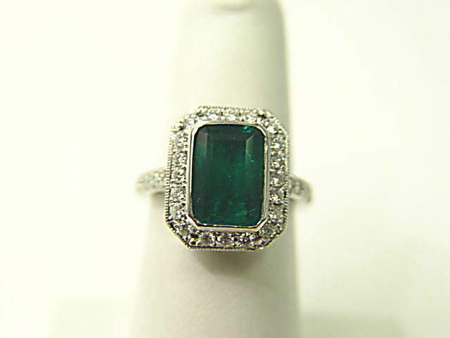 EMERALD RECTANGLE SH 10.39X7.32X4.02MM DIAMOND ROUND