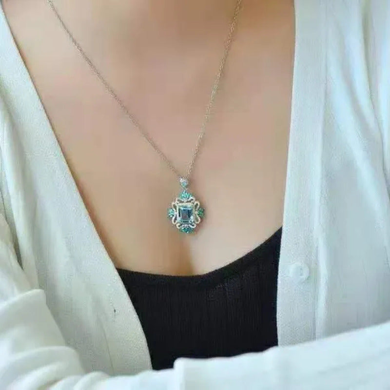 The Jewelry Imitation Natural Topaz Necklace Inlaid with High Carbon Diamond Pen