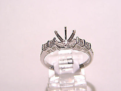 DIAMOND 4 PRINCESS SHAPE 8 ROUND SHAPE SETTING 6 PRONG