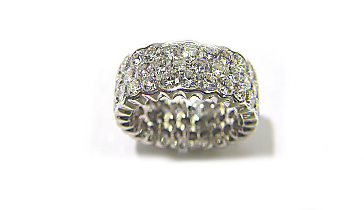 3 ROW SPECIAL CUT DIAMONDS HEXAGON AND ROUNDED HEXAGON SHAPE