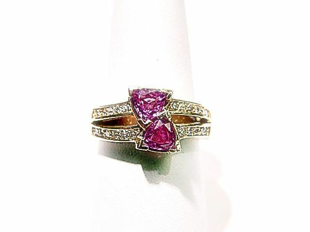 PINK SAPPHIRE 1.16 CT TRILLION SHAPE DIAMOND .28 CT ROUND SHAPE 14 K YELLOW GOLD