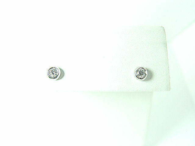 DIAMOND ROUND BR SHAPE STUD EARRING BEZEL SET