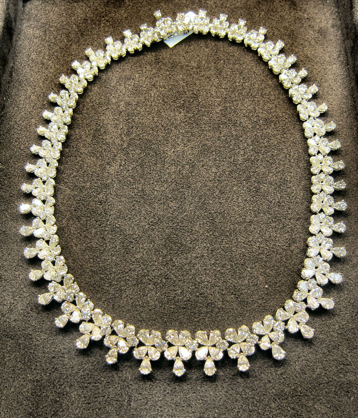 DIAMOND NECKLACE 280 PEAR SHAPE DIAMOND 64 ROUND DIAMOND SET DIAMOND NECKLACE