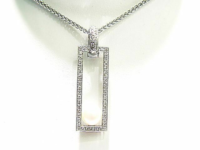 DIAMOND PENDANT RECTANGLE SET OVAL CULTURED PEARL CENT