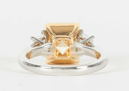 GIA certified 3.74 Fancy Yellow Diamond Platinum Ring 3.74 ct Fancy Yellow, VS2