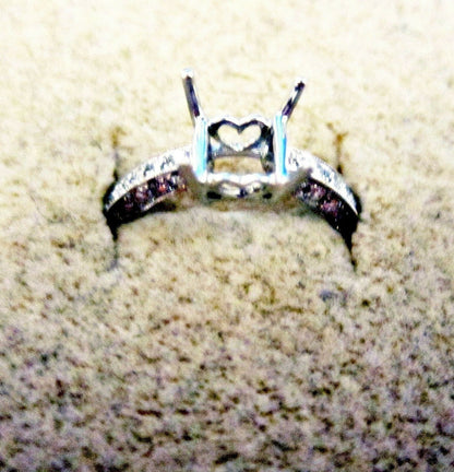 DIAMOND SETTING SIDE FRONT BACK SET HEART OUTLINE BOX