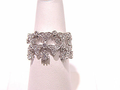 DIAMOND DANGLE AND MOVE AROUND A BIT