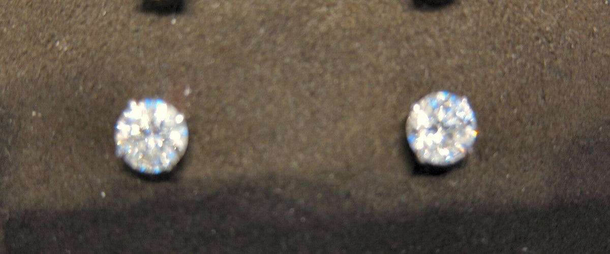 DIAMOND STUD EARRING .65 CT TOTAL WEIGHT ROUND DIAMOND STUD EARRING G SI2 14 K