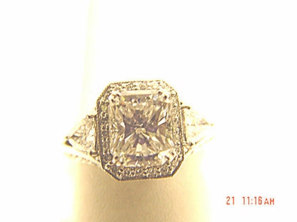 CERTIFIED RADIANT TRILLION ROUND F COLOR VS2 CLARITY DIAMOND ENGAGEMENT RING