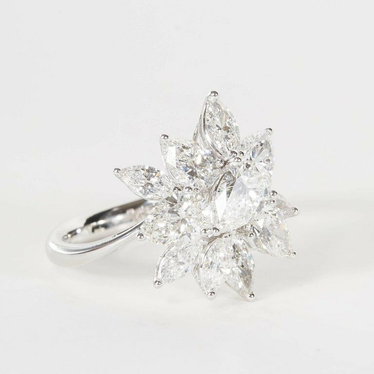 Diamond Cluster Ring 3.75 carats of white VS pear shape and marquise diamond 18k